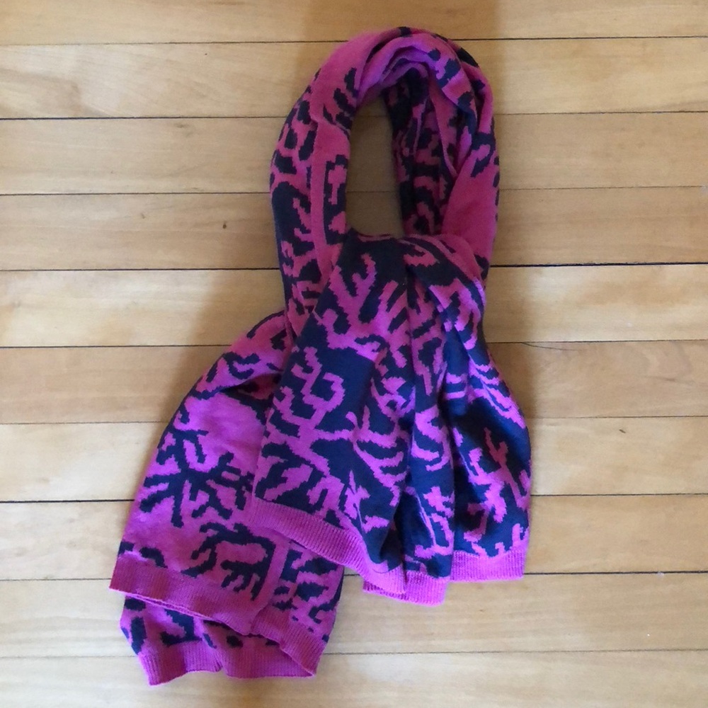 Preppy, coral motif, reversible scarf/shrug - Picture 2 of 3